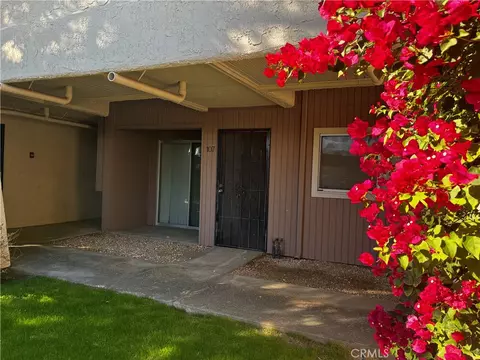 575 N Villa Ct #107, Palm Springs, CA 92262