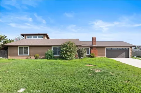 4496 Shetland Ln, Jurupa Valley, CA 92509