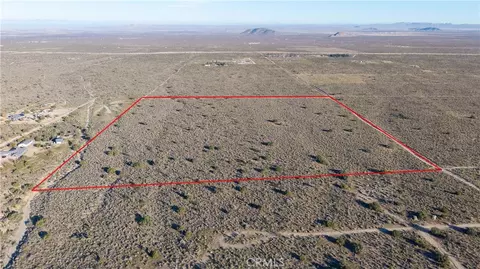 223 Avenue X, Llano, CA 93544 photo 9