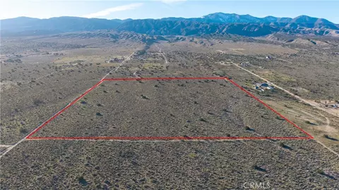 223 Avenue X, Llano, CA 93544 photo 8