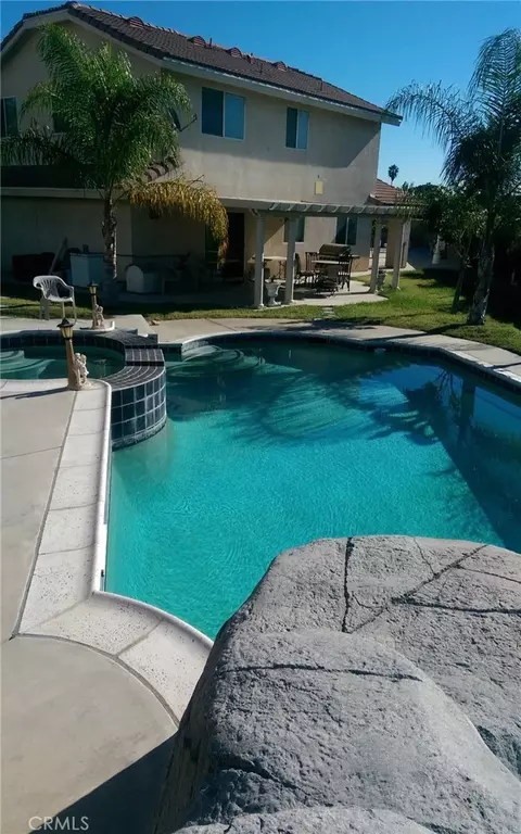 9876 Skyland Ct, Fontana, CA 92335