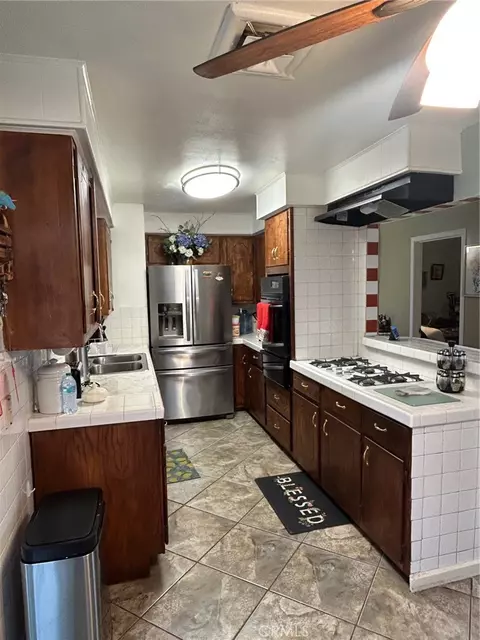 Kitchen - 1620 Church, Barstow, CA 92311 photo 2 of 3