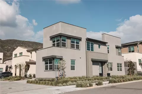 15818 Caterpillar Dr, Fontana, CA 92336