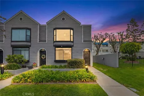 3913 Candlewood St, Lakewood, CA 90712