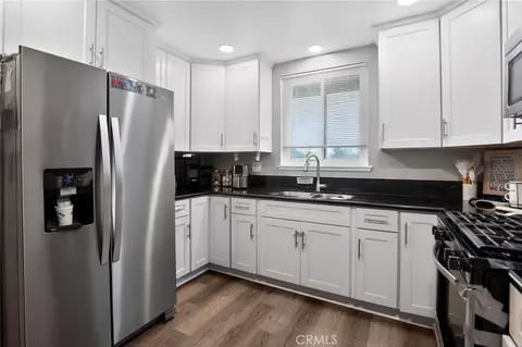 Kitchen - 2588 Byron, Highland, CA 92346 photo 2 of 2