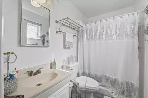 Bath - 645 W Winchester, Rialto, CA 92376 photo 1 of 4