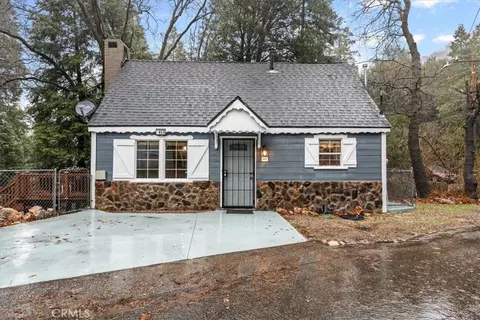 414 Cross Dr, Crestline, CA 92325