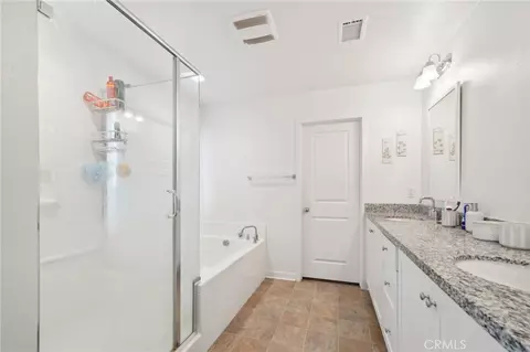 Bath - 36927 Arezzo Ct, Beaumont, CA 92223 photo 2 of 3