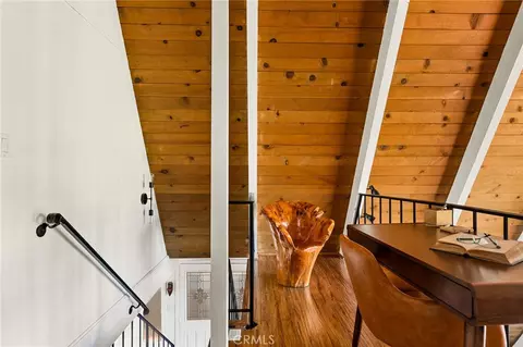 Entry Way - 1296 Calgary Dr, Lake Arrowhead, CA 92352 photo 4 of 4