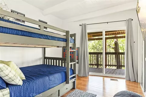 Bedroom - 1296 Calgary Dr, Lake Arrowhead, CA 92352 photo 3 of 7