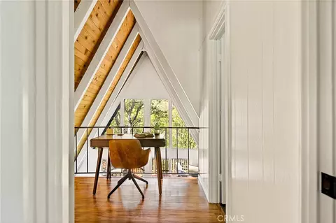Entry Way - 1296 Calgary Dr, Lake Arrowhead, CA 92352 photo 3 of 4