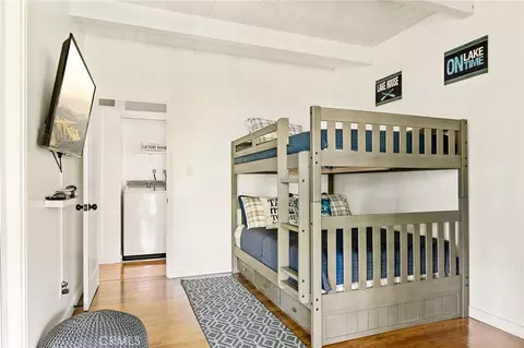 Bedroom - 1296 Calgary Dr, Lake Arrowhead, CA 92352 photo 4 of 7