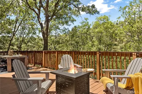 Exterior - 1296 Calgary Dr, Lake Arrowhead, CA 92352 photo 5 of 9