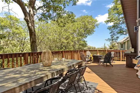Exterior - 1296 Calgary Dr, Lake Arrowhead, CA 92352 photo 3 of 9