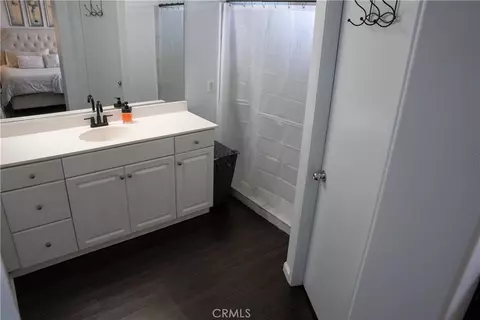 Bath - 8738 Redondo Ave, Hesperia, CA 92344 photo 6 of 7