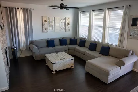 Living - 8738 Redondo Ave, Hesperia, CA 92344 photo 2 of 3