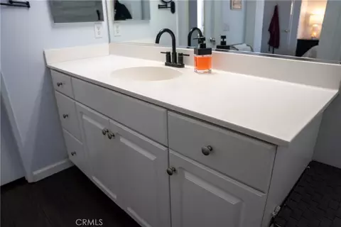 Bath - 8738 Redondo Ave, Hesperia, CA 92344 photo 5 of 7