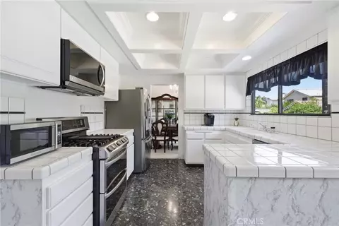 Kitchen - 7055 Mango St, Rancho Cucamonga, CA 91701 photo 1 of 4