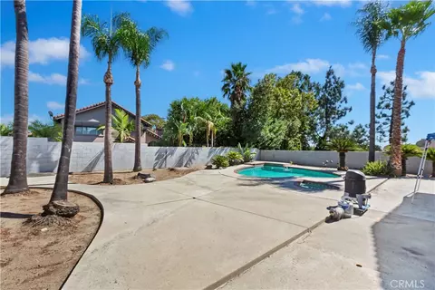 Exterior - 7055 Mango St, Rancho Cucamonga, CA 91701 photo 12 of 14