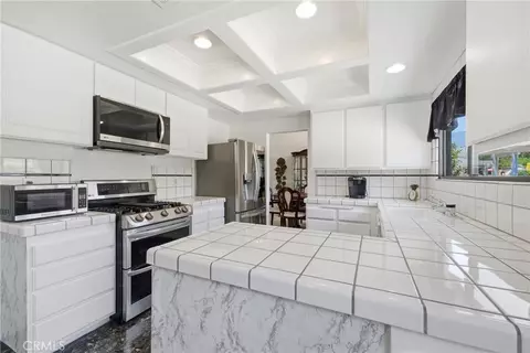 Kitchen - 7055 Mango St, Rancho Cucamonga, CA 91701 photo 2 of 4