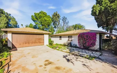 12073 Knoefler Dr, Riverside, CA 92505