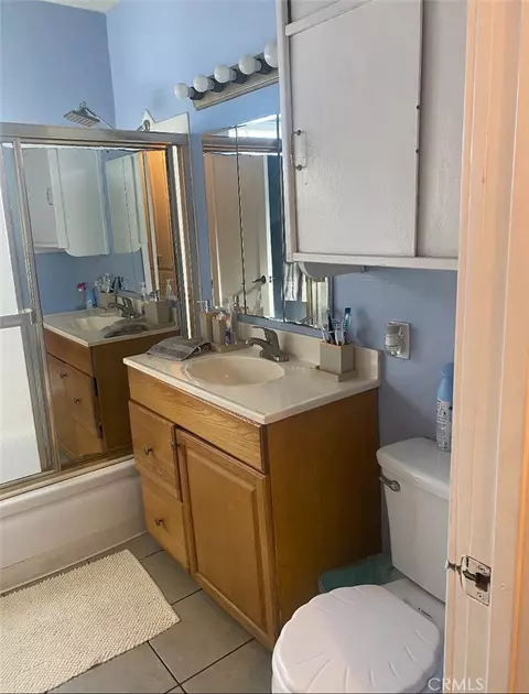 Bath - 10246 Haddon, Pacoima, CA 91331 photo 2 of 2