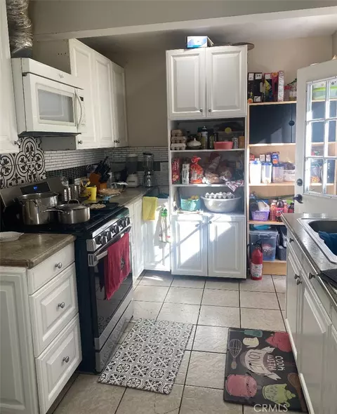 Kitchen - 10246 Haddon, Pacoima, CA 91331 photo 1 of 4