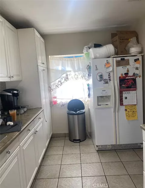 Kitchen - 10246 Haddon, Pacoima, CA 91331 photo 3 of 4