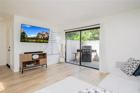 8025 70th St, Paramount, CA 90723