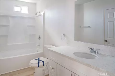 Bath - 17820 Sycamore St, Hesperia, CA 92345 photo 1 of 3