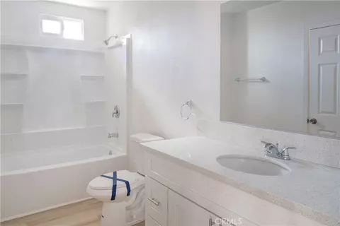 Bath - 17820 Sycamore St, Hesperia, CA 92345 photo 1 of 3
