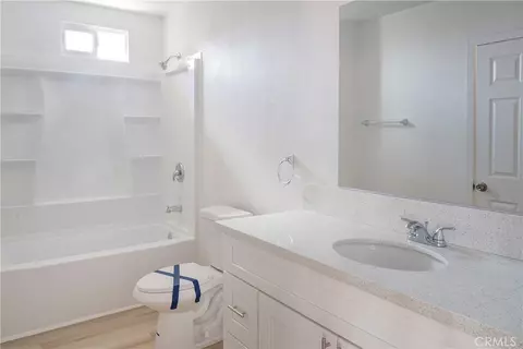 Bath - 17820 Sycamore St, Hesperia, CA 92345 photo 1 of 3