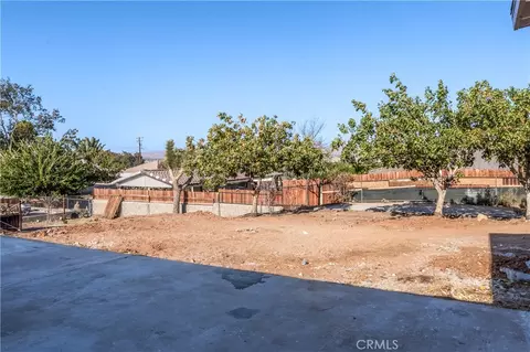 Exterior - 17820 Sycamore St, Hesperia, CA 92345 photo 2 of 3