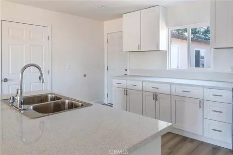 Kitchen - 17820 Sycamore St, Hesperia, CA 92345 photo 1 of 2
