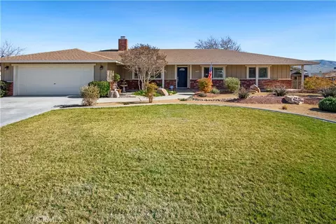 7721 Langdon Ave, Hesperia, CA 92345
