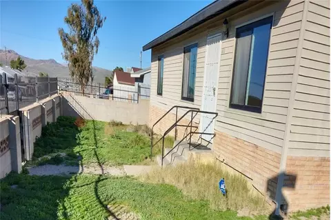 Exterior - 611 Lillian Dr, Barstow, CA 92311 photo 2 of 3