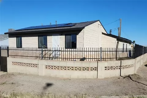 Exterior - 611 Lillian Dr, Barstow, CA 92311 photo 1 of 3