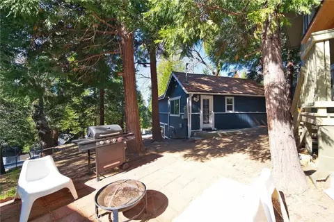 Exterior - 29083 Hook Crk, Cedar Glen, CA 92321 photo 11 of 15