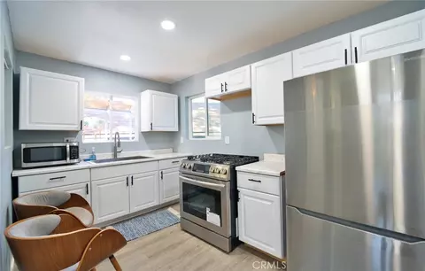 Kitchen - 29083 Hook Crk, Cedar Glen, CA 92321 photo 3 of 4