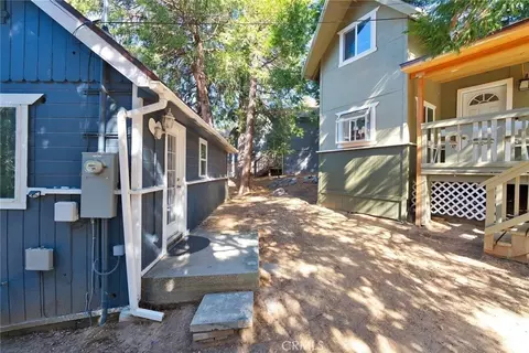 Exterior - 29083 Hook Crk, Cedar Glen, CA 92321 photo 5 of 15