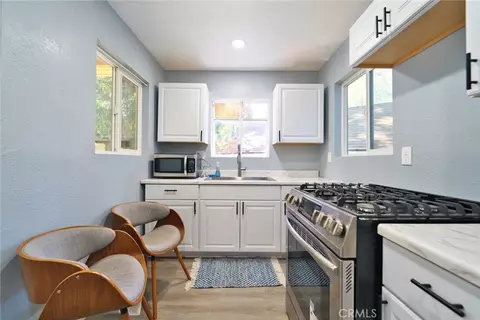 Kitchen - 29083 Hook Crk, Cedar Glen, CA 92321 photo 4 of 4