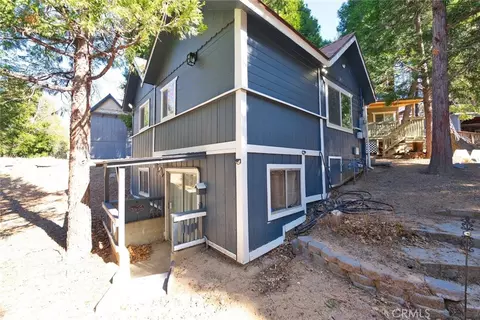 Exterior - 29083 Hook Crk, Cedar Glen, CA 92321 photo 4 of 15
