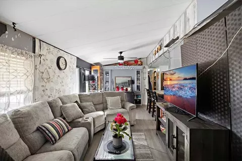 1081 W Arrow Hwy #46, Azusa, CA 91702