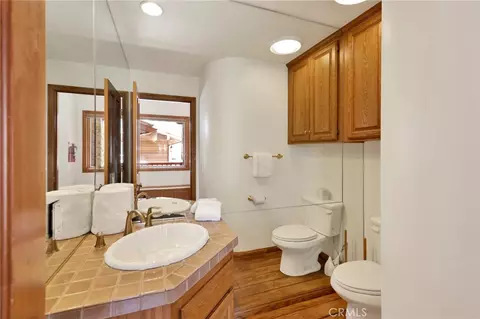 Bath - 251 N Eureka Dr, Big Bear Lake, CA 92315 photo 1 of 6