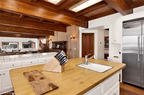 Kitchen - 251 N Eureka Dr, Big Bear Lake, CA 92315 photo 4 of 4
