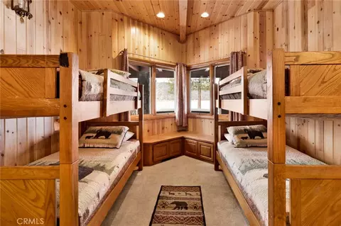 Bedroom - 251 N Eureka Dr, Big Bear Lake, CA 92315 photo 4 of 11