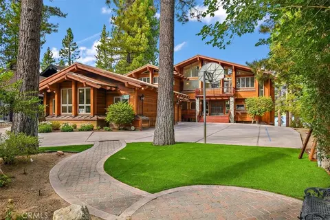 Exterior - 251 N Eureka Dr, Big Bear Lake, CA 92315 photo 3 of 11