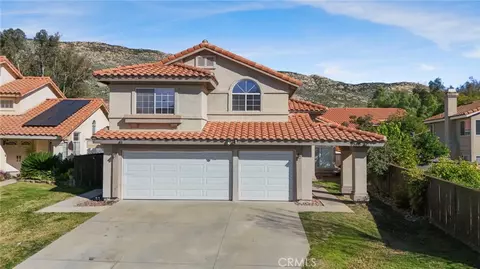 9586 Shadow Springs Dr, Moreno Valley, CA 92557