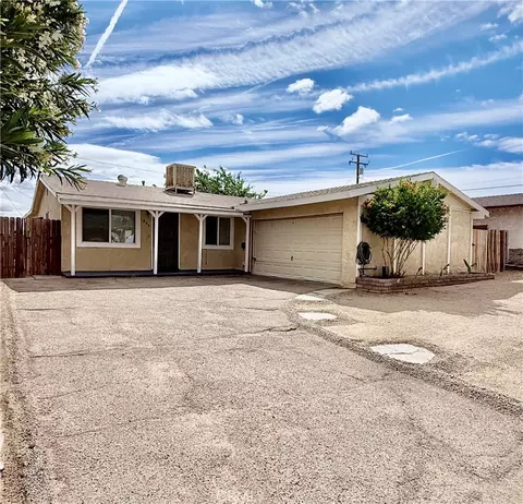 305 Beverly Ave, Barstow, CA 92311