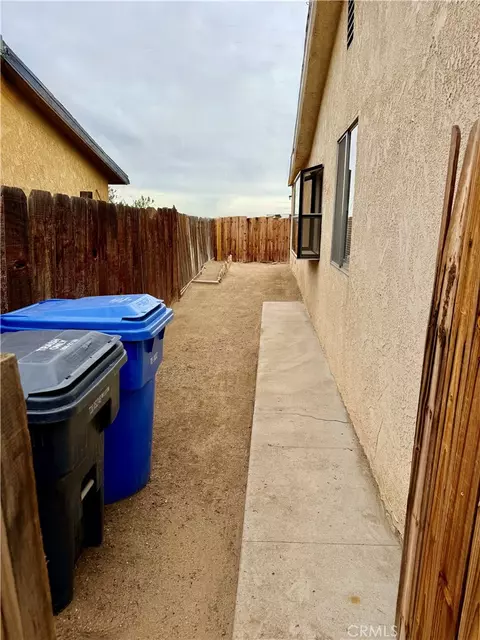 305 Beverly Ave, Barstow, CA 92311 photo 18